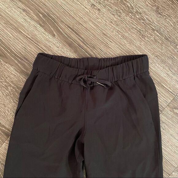 Lululemon on the fly pant nwot - Picture 3 of 5